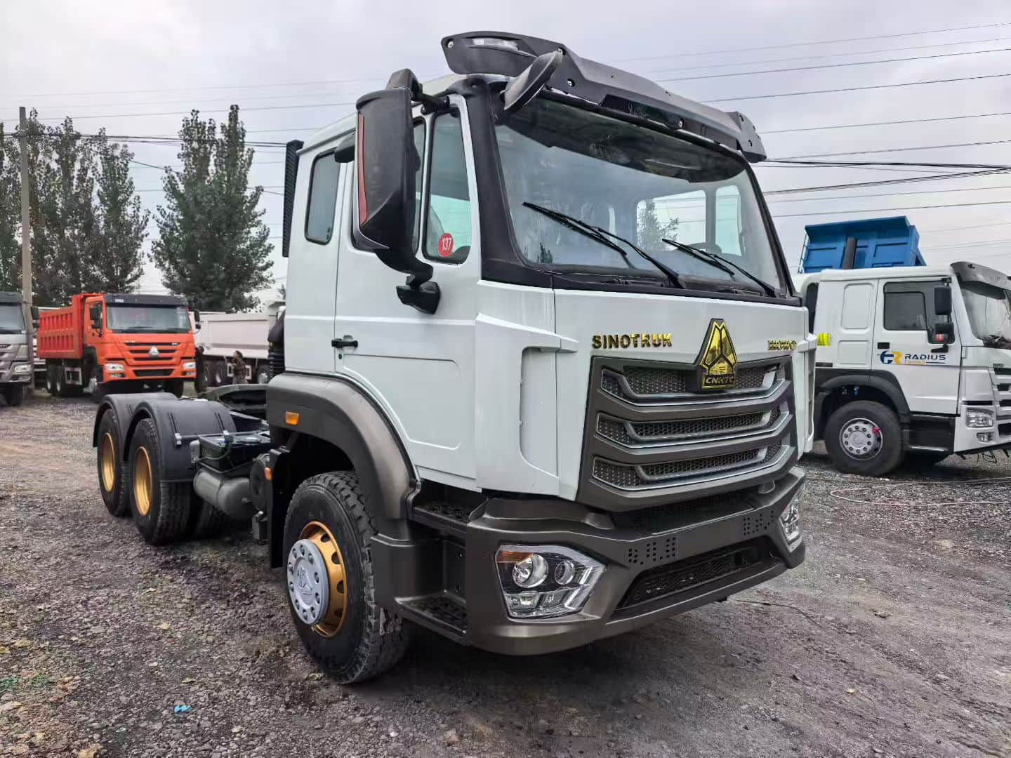 SINOTRUK HOWO traktor